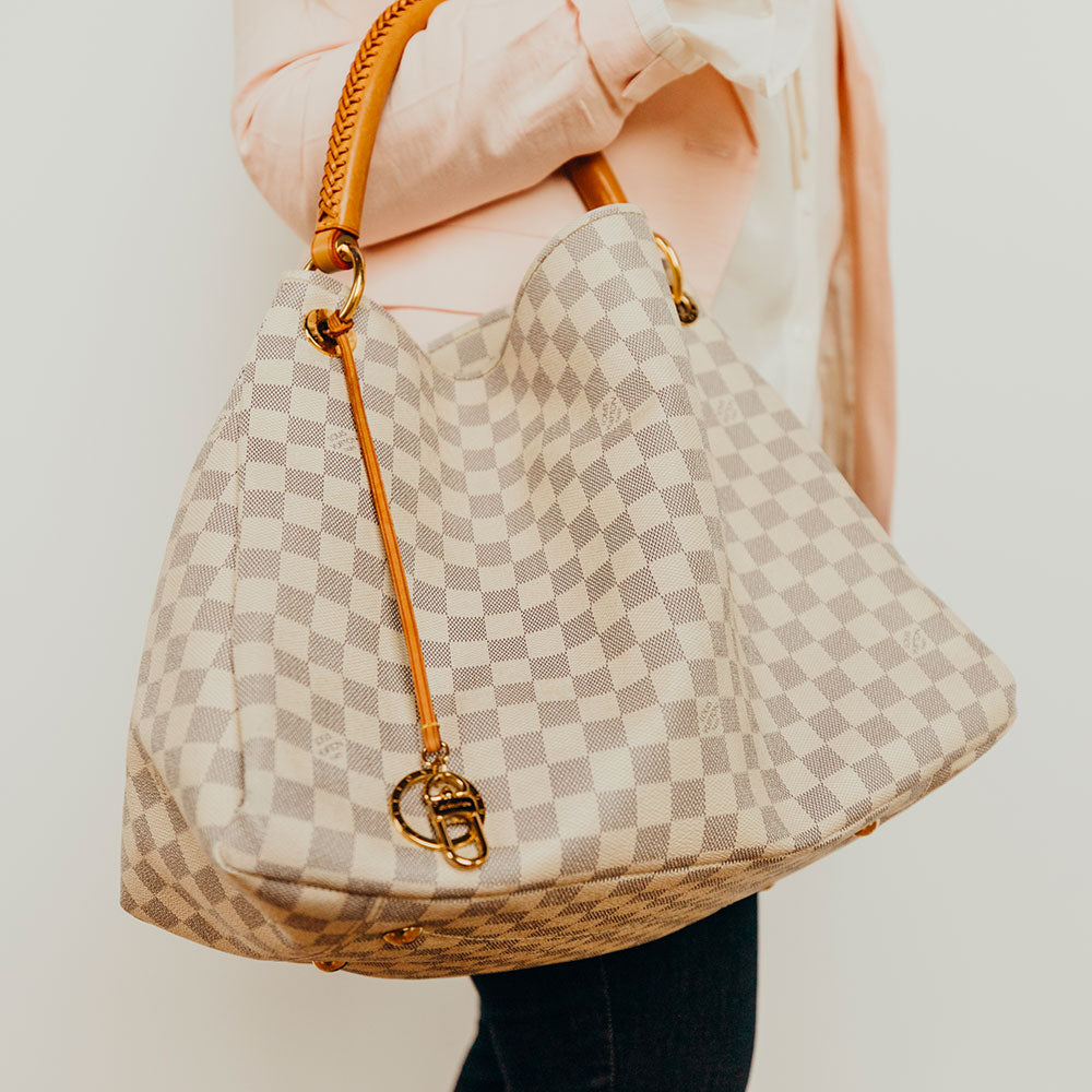 Louis Vuitton – The Lady Bag