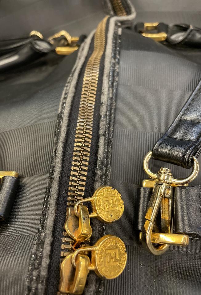 【FENDI】2wayバッグ　ロゴライン　ゴールド金具　ナイロン　ブラック FENDI】2wayバッグ ロゴライン ゴールド金具 ナイロン ブラック