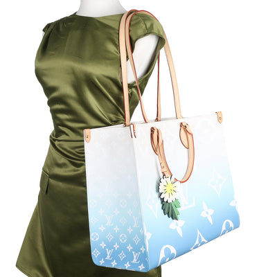 Monogram Giant By The Pool Onthego GM