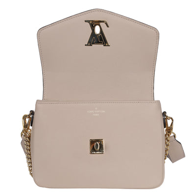 Grained Calfskin Lockme Oxford Tan