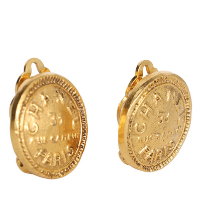 Gold Metal Medallion CC Chain Necklace