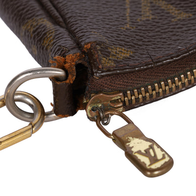 Monogram Pochette