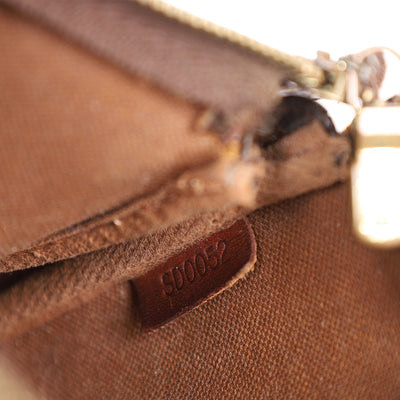 Monogram Pochette