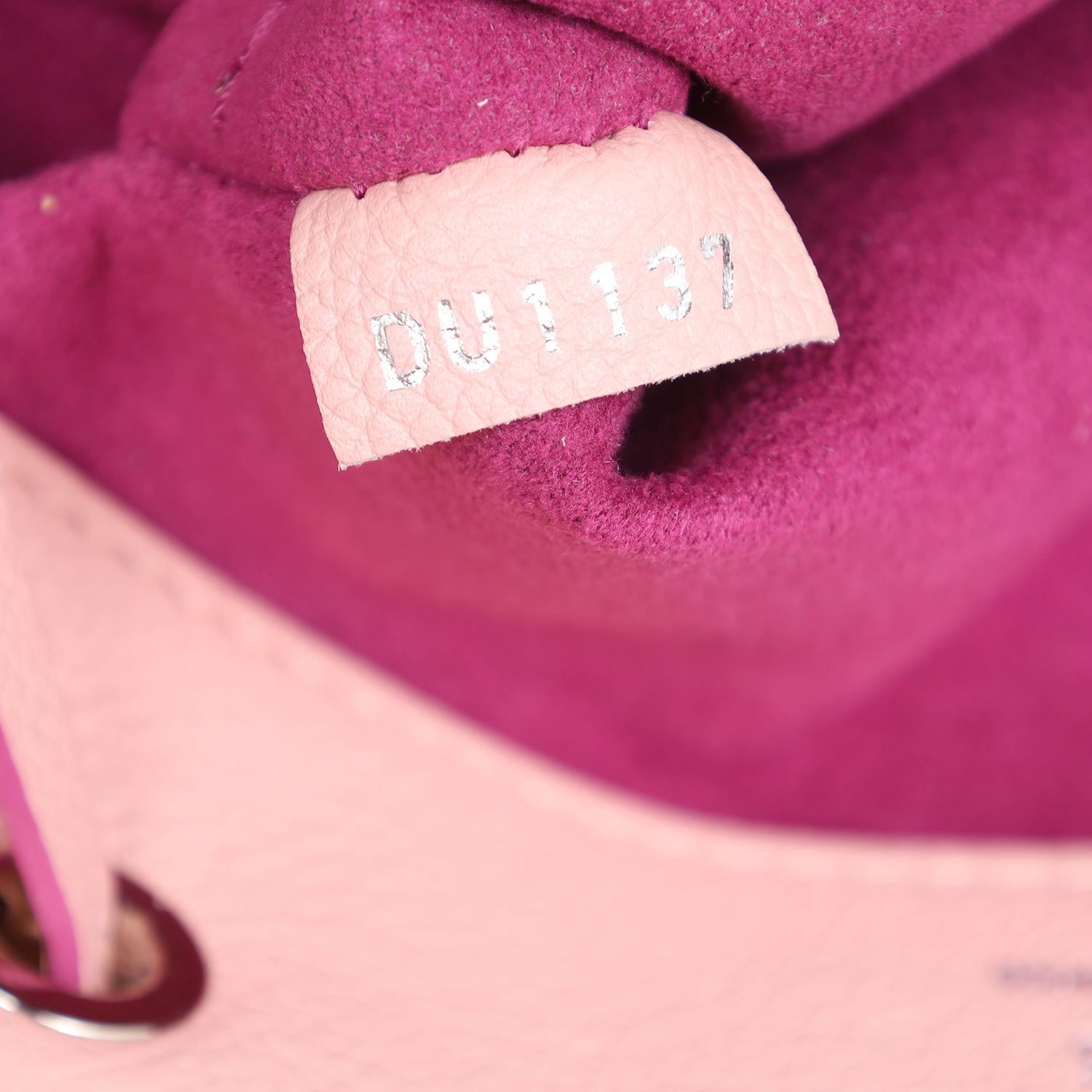 Leather backpack Louis Vuitton Pink in Leather - 23915597