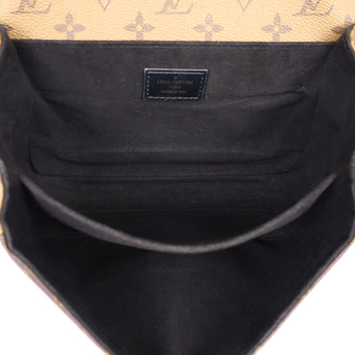 Reverse Monogram Pochette Métis
