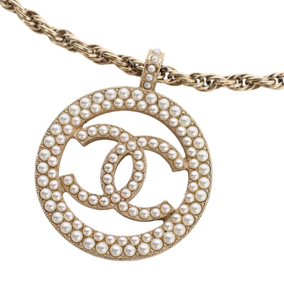 Pearl CC Round Pendant Necklace