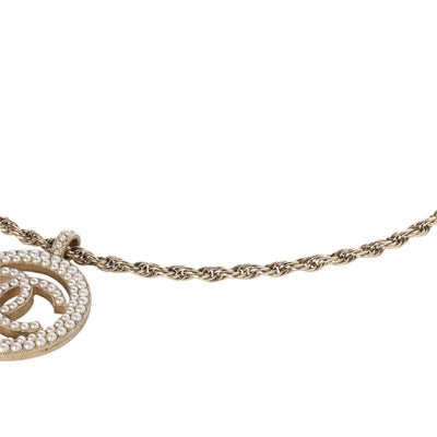 Pearl CC Round Pendant Necklace
