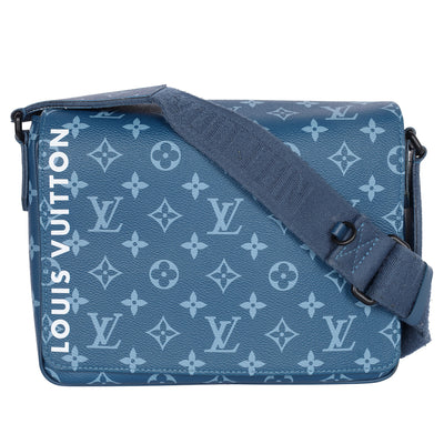 District PM NV3 Shoulder Bag in Blue