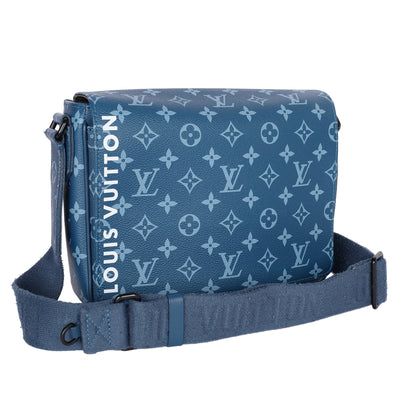 District PM NV3 Shoulder Bag in Blue