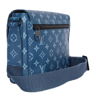 District PM NV3 Shoulder Bag in Blue