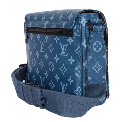 District PM NV3 Shoulder Bag in Blue
