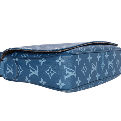 District PM NV3 Shoulder Bag in Blue