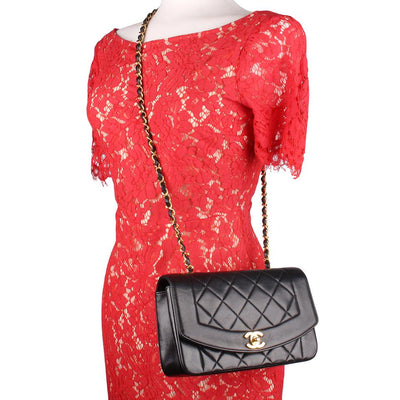 Classic Flap CC Leather Diana 22 Cross Body Bag