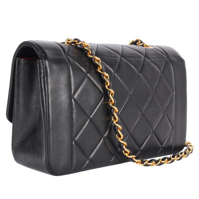 Classic Flap CC Leather Diana 22 Cross Body Bag