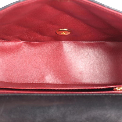 Classic Flap CC Leather Diana 22 Cross Body Bag