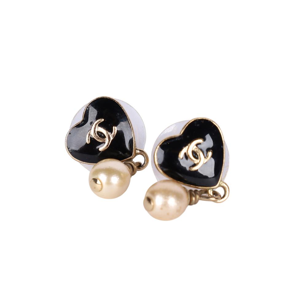 Chanel Vintage Chanel Gold Tone Heart Shaped Earrings CC