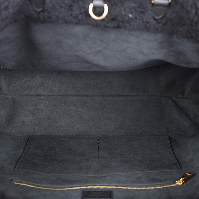 BRAND NEW Limited Edition Louis Vuitton Onthego Teddy Fleece handbag at  1stDibs