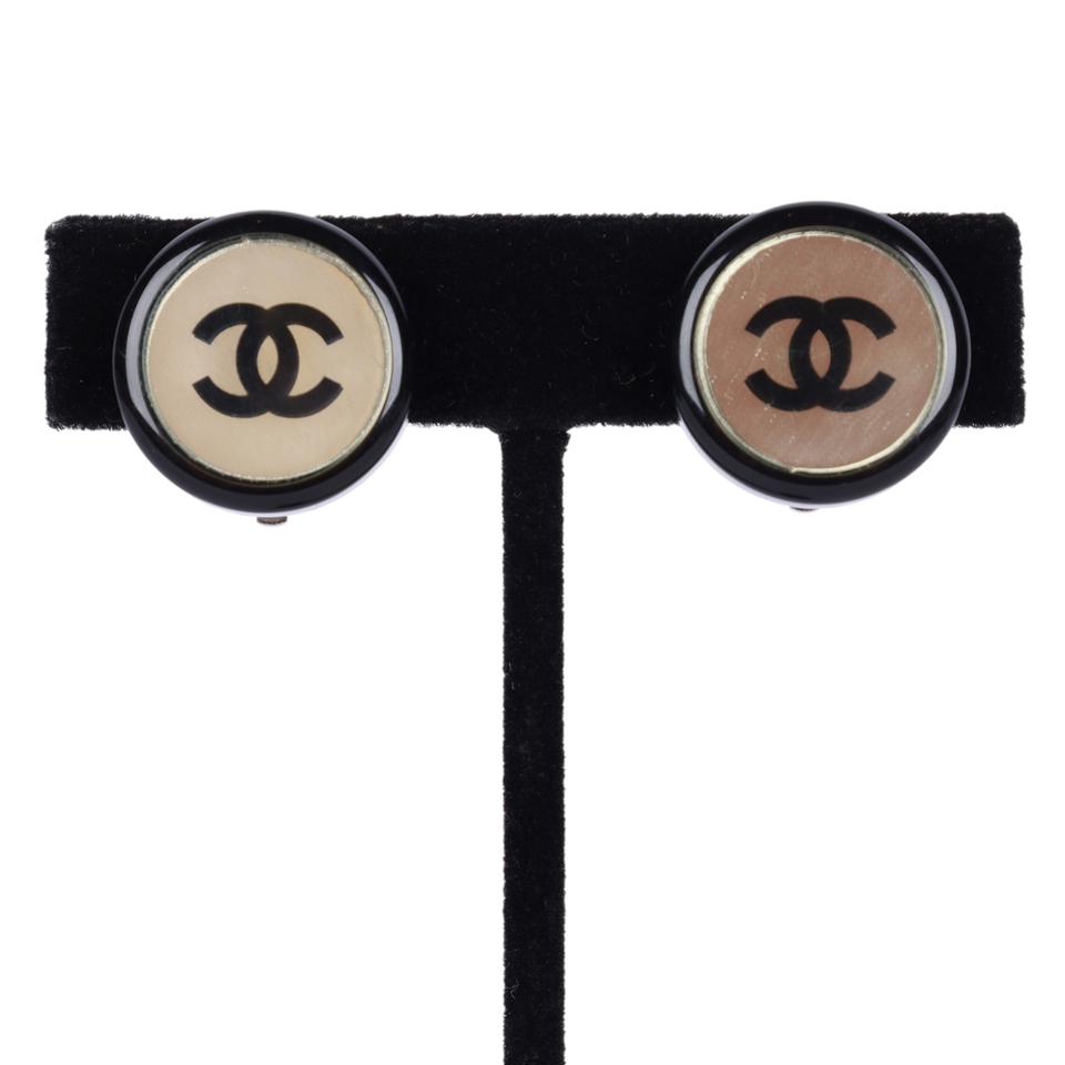 Authentic Vintage Chanel earrings CC logo black round