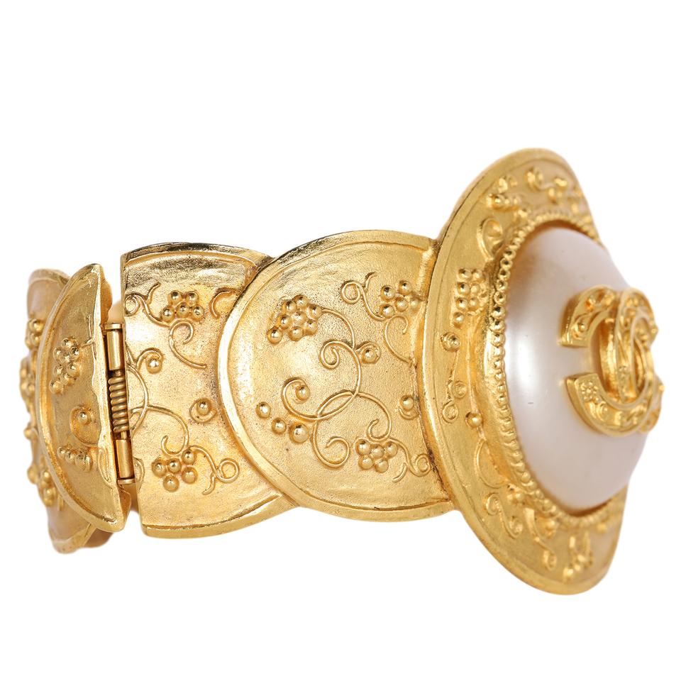 Chanel - Authenticated Baroque Bracelet - Gold Plated Gold for Women, Very Good Condition