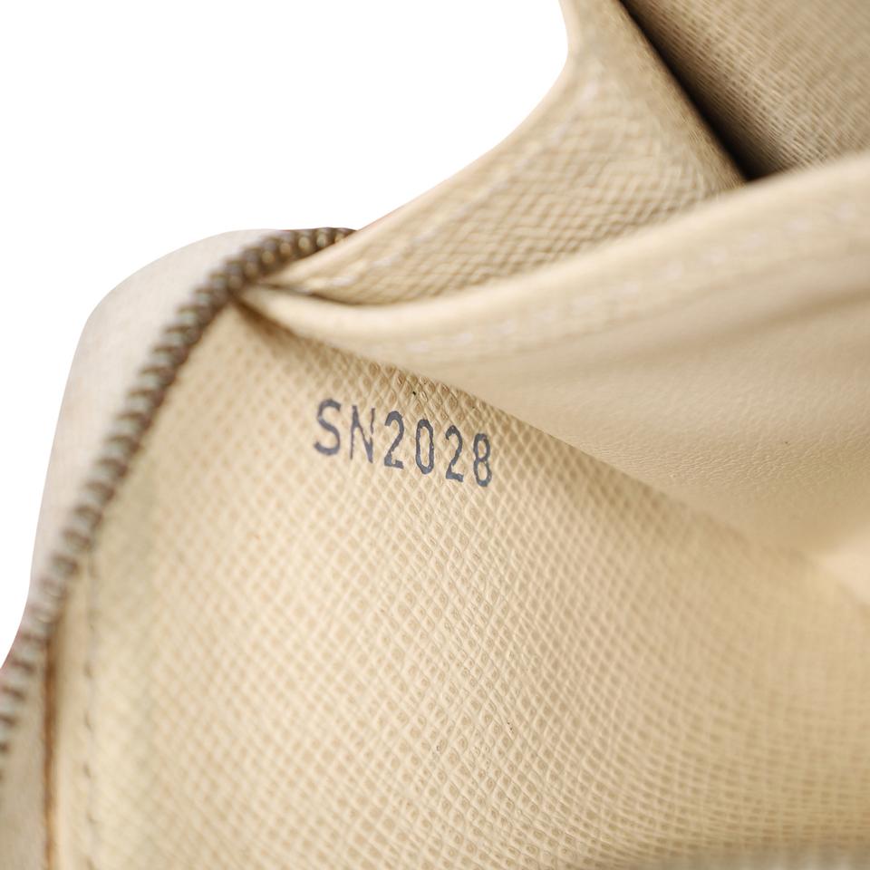 White Louis Vuitton Damier Azur Zippy Wallet – Designer Revival